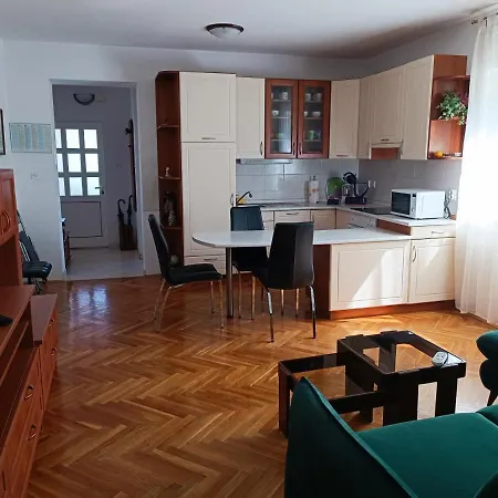 Cornelia Πόρετς