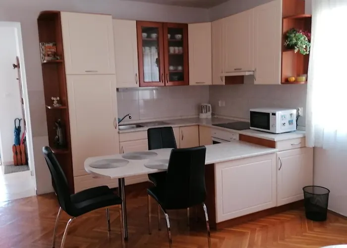 Διαμέρισμα Cornelia