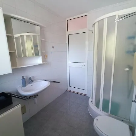 Cornelia Apartment